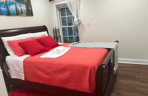 Luxurious Private Basement Suite in Ashton - Photo 20