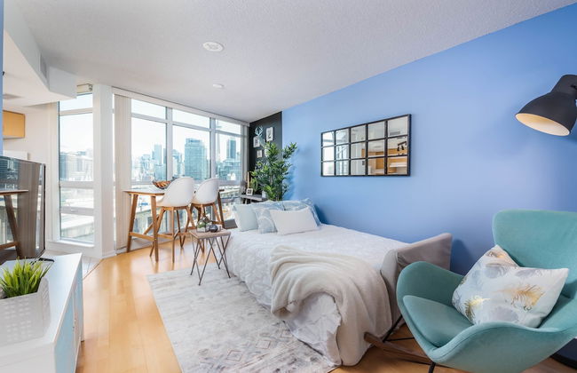 QuickStay CN Tower View Condo in Fort York - Foto 3