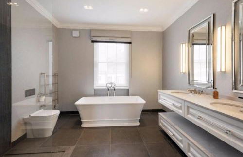 Luxury 4 Bedrooms 5 Baths 2 Receptions Family House with Garden Chelsea - Foto 29