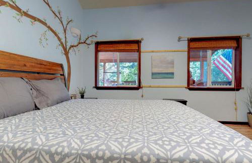 Tree-lined Home with Hot Tub Firepit & Large Yard - Photo 20