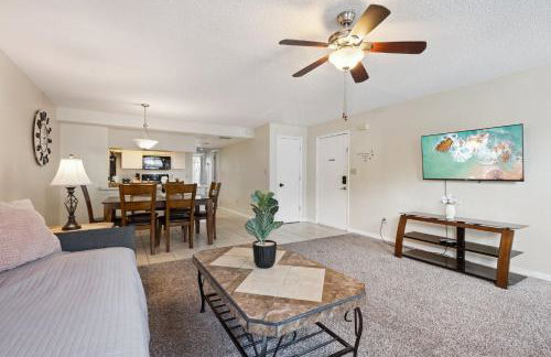 Near Disney! Pool and Hot Tub with Free Parking - Foto 4