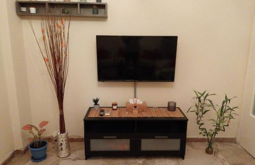 Cozy & Bright Home - 50m from metro station Άg Antonios - Photo 14