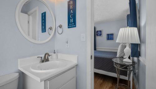 Pets OK Beach Home, Short Walk Beach Access, and Views - Foto 4