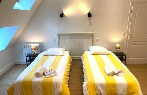 Le Pressoir du Château de Neuville - Piscine chauffée - Jeux - Forêt - Foto 34