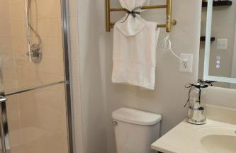 Ultra Luxe 2B Basement Apartment - Foto 12