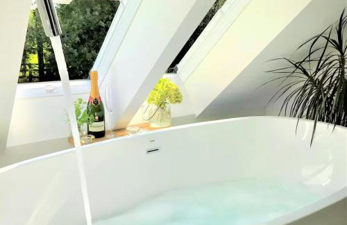 The View, Countryside Retreat with private hot tub, Cheshire - Foto 19