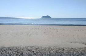 Sobrado com piscina, banheira e garagem coberta. - Foto 56