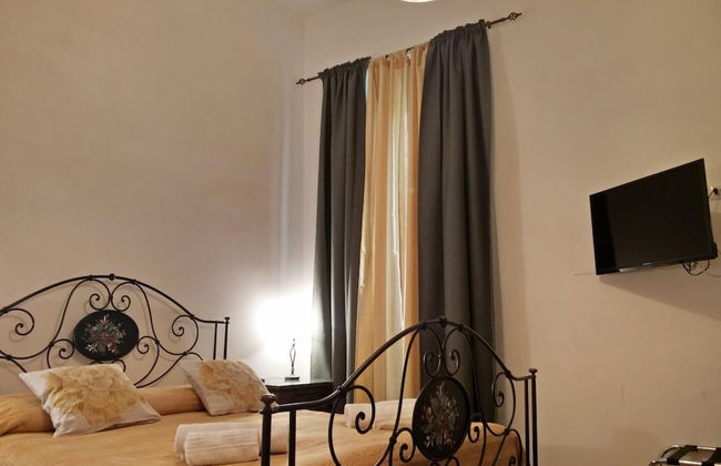 Rome Center Rooms - Photo 23