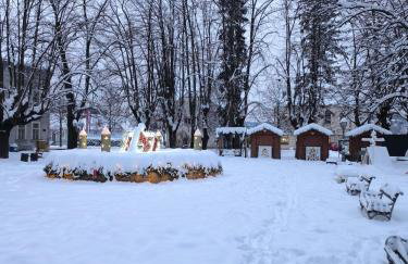 Old house by the stream - Photo 53