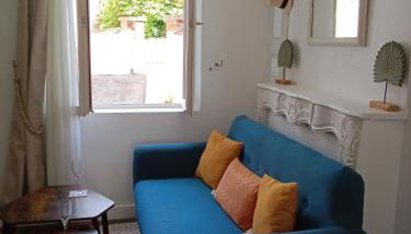 Appartement au cœur de la Petite Cité de Caractère - Foto 4