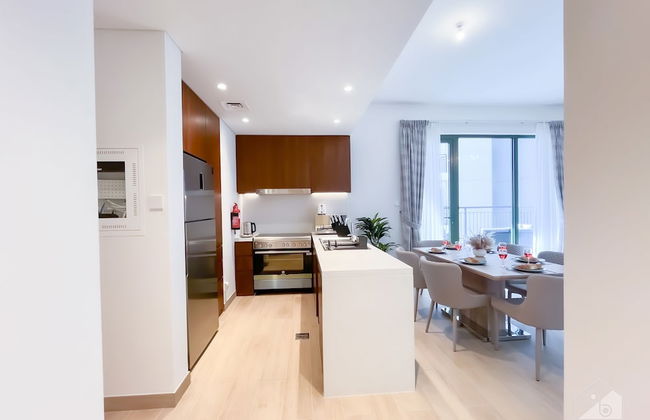 Stunning Beach View Apt. with Balcony Jumeirah La Mer - Photo 21