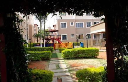 Apto térreo com garagem, quintal condomínio com portaria 24h - Foto 21