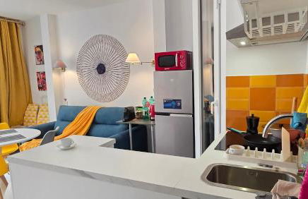 Picasso Huelin Malaga 250m from beach - Photo 26