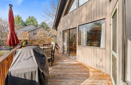 Lakefront with Beach Game Room Fire-pit and More - Foto 24