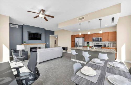 21st Floor Penthouse | Amazing Views of Downtown! - Photo 2