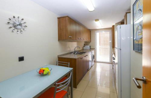 SOLIMAR 10 SALOU Solo FAMILIAS con Parking y piscina - Foto 29