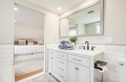 Patio and Fire Pit Retreat 2 Mi to Cape Cod Beaches - Foto 18