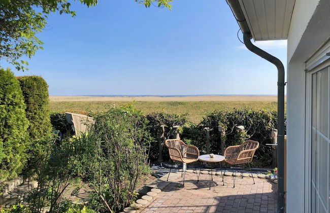 Serene Waterview Retreat 2 Bedrooms in Mönkebude, Germany - Foto 15