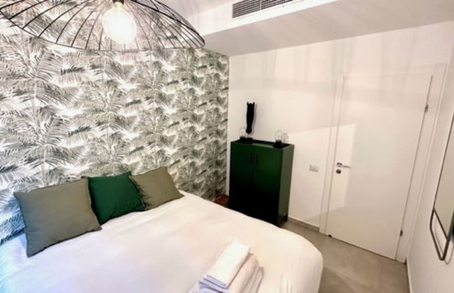 Gindi Tower APT - By Beach Apartments TLV - Foto 3