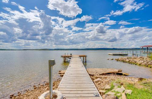 Lakefront Graford Home with Fire Pit and Private Dock! - Foto 42