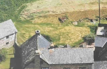 16th Century Farm House,6 Beds,5 BATHROOMS,SLEEPS 15,BBQ,HOT TUB,CINEMA ROOM WITH SURROUND SOUND,With Cymru Holidays - Foto 62