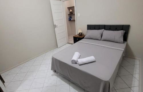 casa em rua tranquila a 200 metros do agito do Rio Vermelho e praia - Foto 14