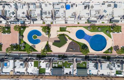 2BD Coastal Gem with Pool & Terrace - Torre de la Horadada - Foto 42