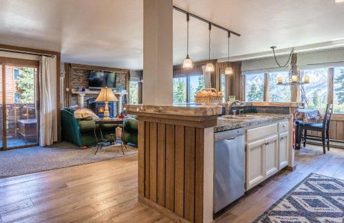 Brand New Listing! 5 minute walk to Canyon Lodge! Newly Updated Two-Bed, Two-Bath, Mountainback #14 - Foto 38