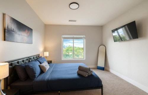 Across from UAB Spacious 2BR Retreat 2nd - Photo 14