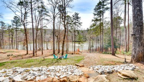 Waterfront Seneca Cabin about 4 Mi to Boat Launch! - Foto 2