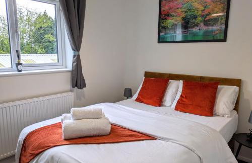 Tempting Telford 4 bed house - Photo 11