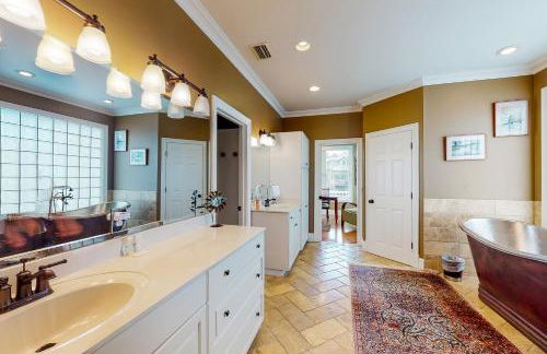 Fantastic getaway with private pool, deck, game room, AC & fast WiFi - Foto 28