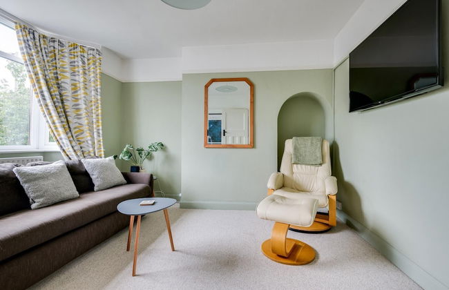 Cheerfull 3-bedroom Home With Parking Garden - Foto 6