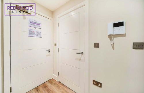 Brand New Town Center, Free Fast WiFi, Balcony By Redwood Stays - Foto 45