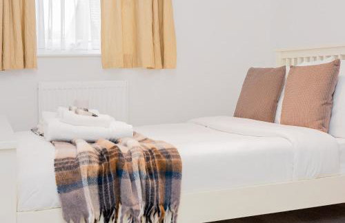 2BR with parking, Mill Hill, NW London, 10min Tube - Foto 20