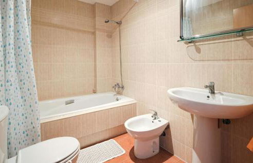 3 Bedroom Cozy Home In La Algaba - Photo 13