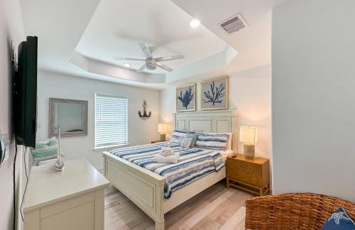 3BR Beach Retreat - Tiki Bar, Ocean Deck, Pet-Friendly & Sleeps 10 - Foto 4