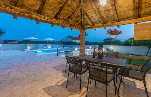 Awesome Apartment In Gornje Rastane - Foto 24