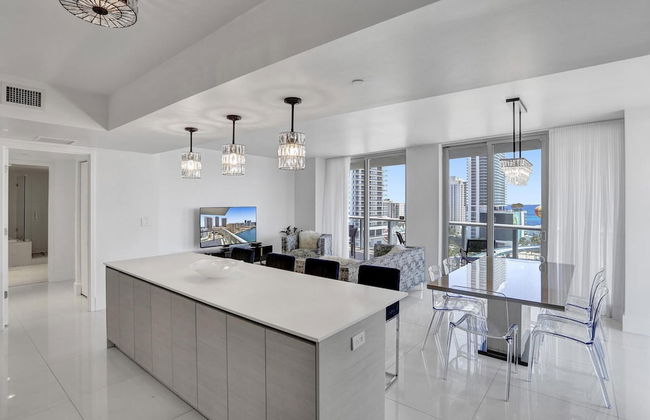 Luxury Condo at Beach Walk Resort - Foto 9