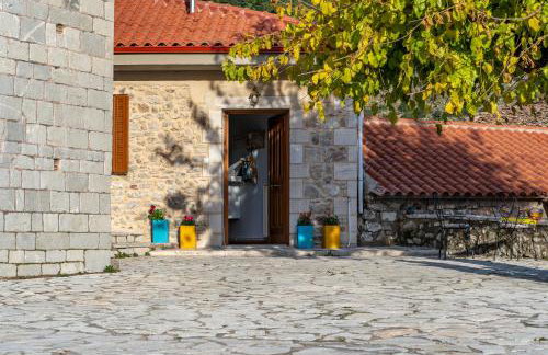 Koukou Spitiko - Photo 22