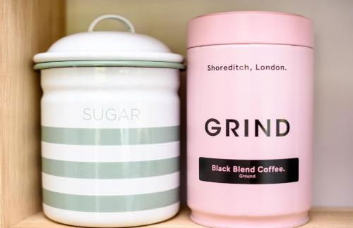 Luxury Coastal Shepherds Hut with hot tub, dining dome & a 5 Minute Walk to Pubs and Village - Foto 17