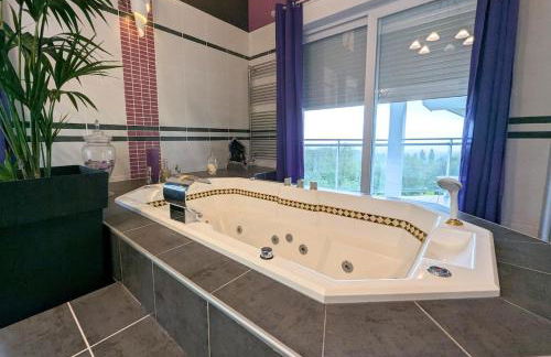 Luxurious Villa with Pool - Foto 21