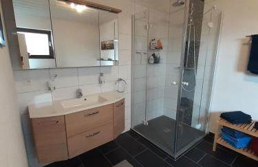 Ferienwohnung Terrasse Parkplatz WallBox Nürburgring - Foto 10