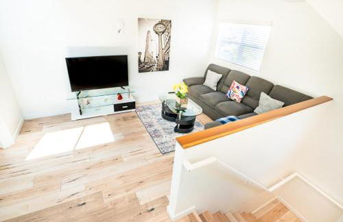 Unique 3-Level Loft with One bedroom & Two Full Bathroom - Foto 20