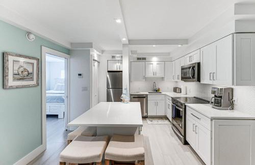 Coastal Downtown Naples Condo - Walk to the Beach! - Foto 2