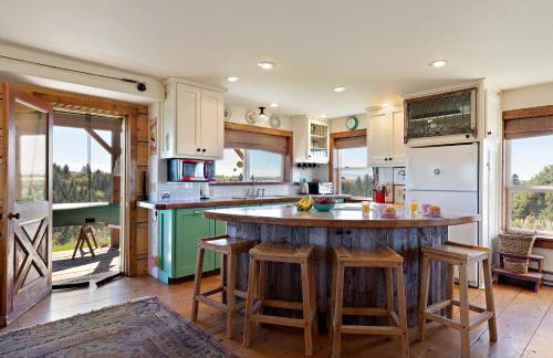 Lindas Perch by KABINO On Bank of Henrys Fork Mtn Views Fishing 6 acres Snake River WIFI - Foto 13