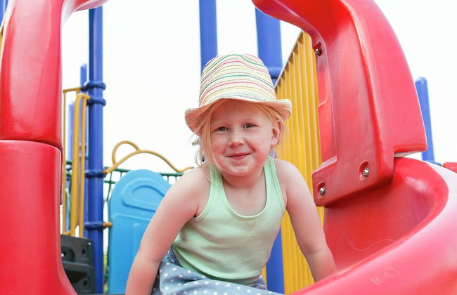 Modern Bungalow With Washer - Photo 11