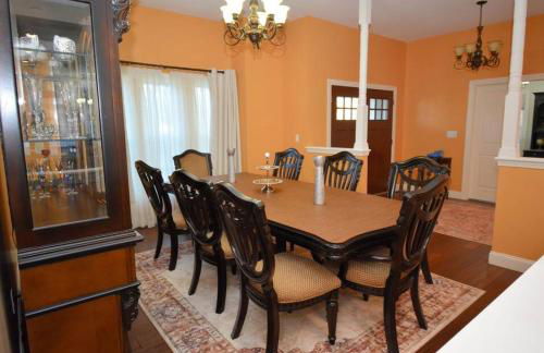 9 Bedroom Saratoga Retreat, In-Ground Heated Pool, HotTub, Firepit, Gourmet Kitchen, Private Office - Foto 75