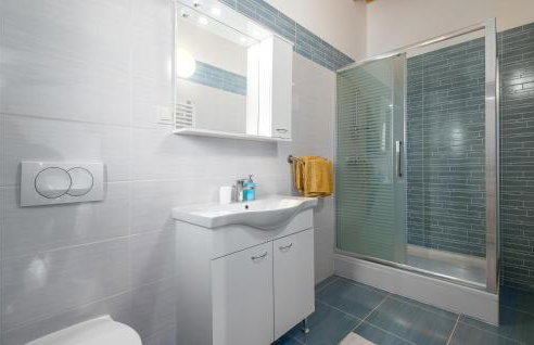 Gorgeous Home In Visnjan With Wifi - Photo 25