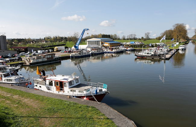Vintage Houseboats at Niderviller Harbor by Kuhnle-Tours - Foto 29